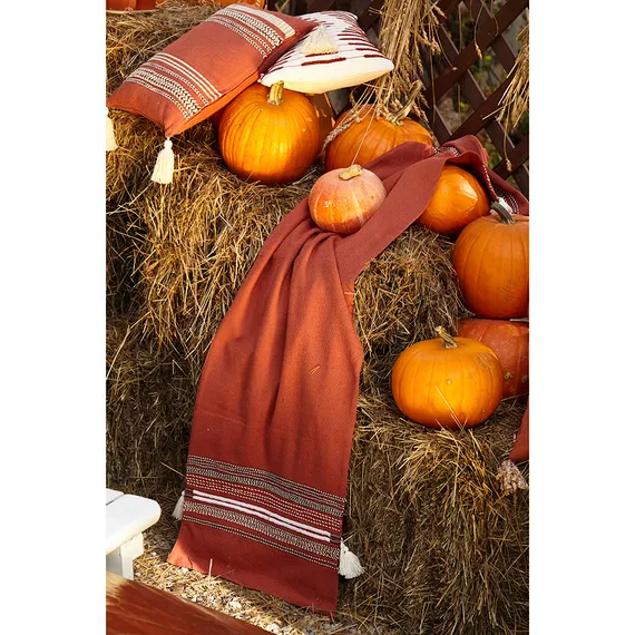 Дорожка на стол с вышивкой braids из коллекции ethnic, 45х150 см