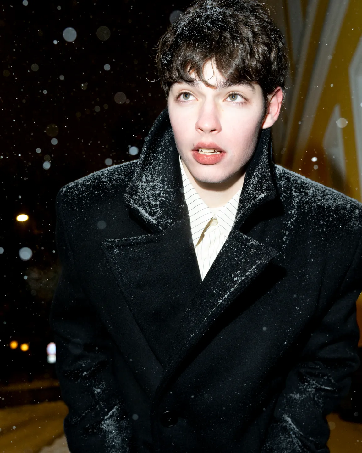 Черное пальто 