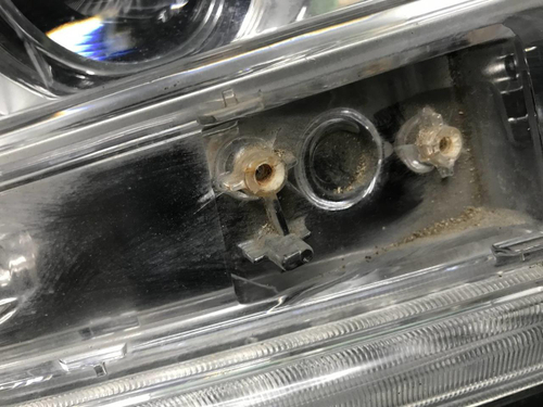 Битая Фара правая Land Cruiser 200 (2015-2021) LED