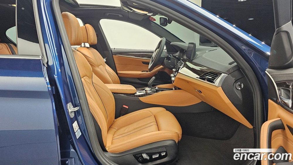 BMW 5 Series (G30) 520i M Sports (11.2020)