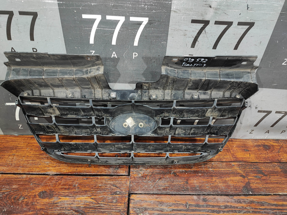 Решетка радиатора Hyundai Elantra 4 (HD) 06-11 Б/У Оригинал 863512H000