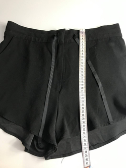 Шорты H&M свободного кроя, маркировка 40, визуально на 46 размер