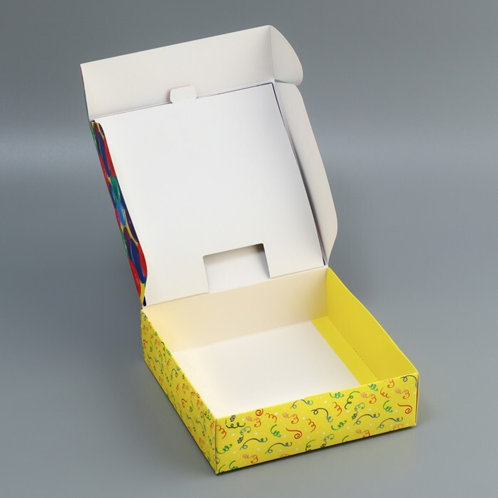 Коробка складная «С Днем Рождения», 16.5 × 16,5 × 5 см