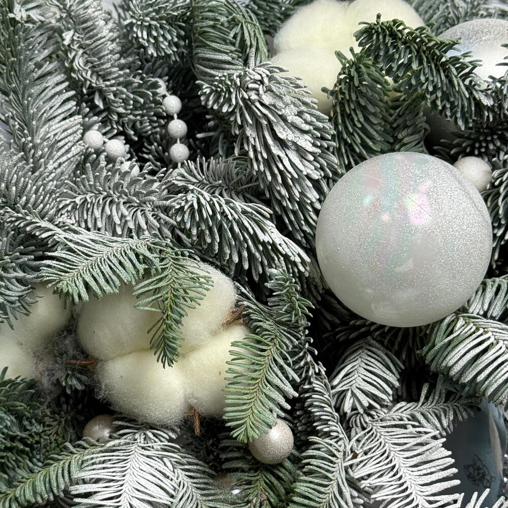 «Гололед» композиция из ели(нобилиса) и декора