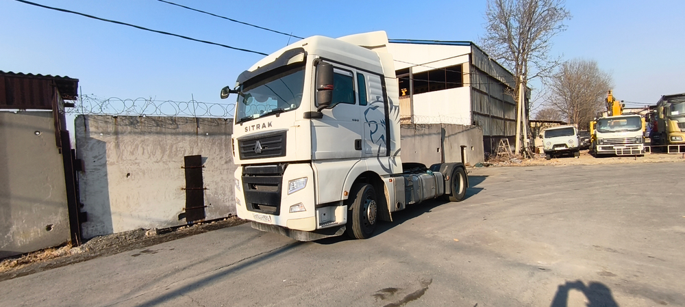 SITRAK C7H 4x2 Седельный тягач ZZ4186V361HE (12,4 л, 480 л.с., АТ)