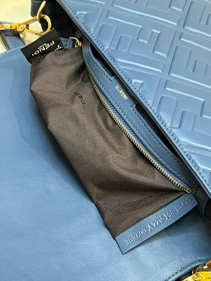 Сумка из кожи Fendi Baguette синий