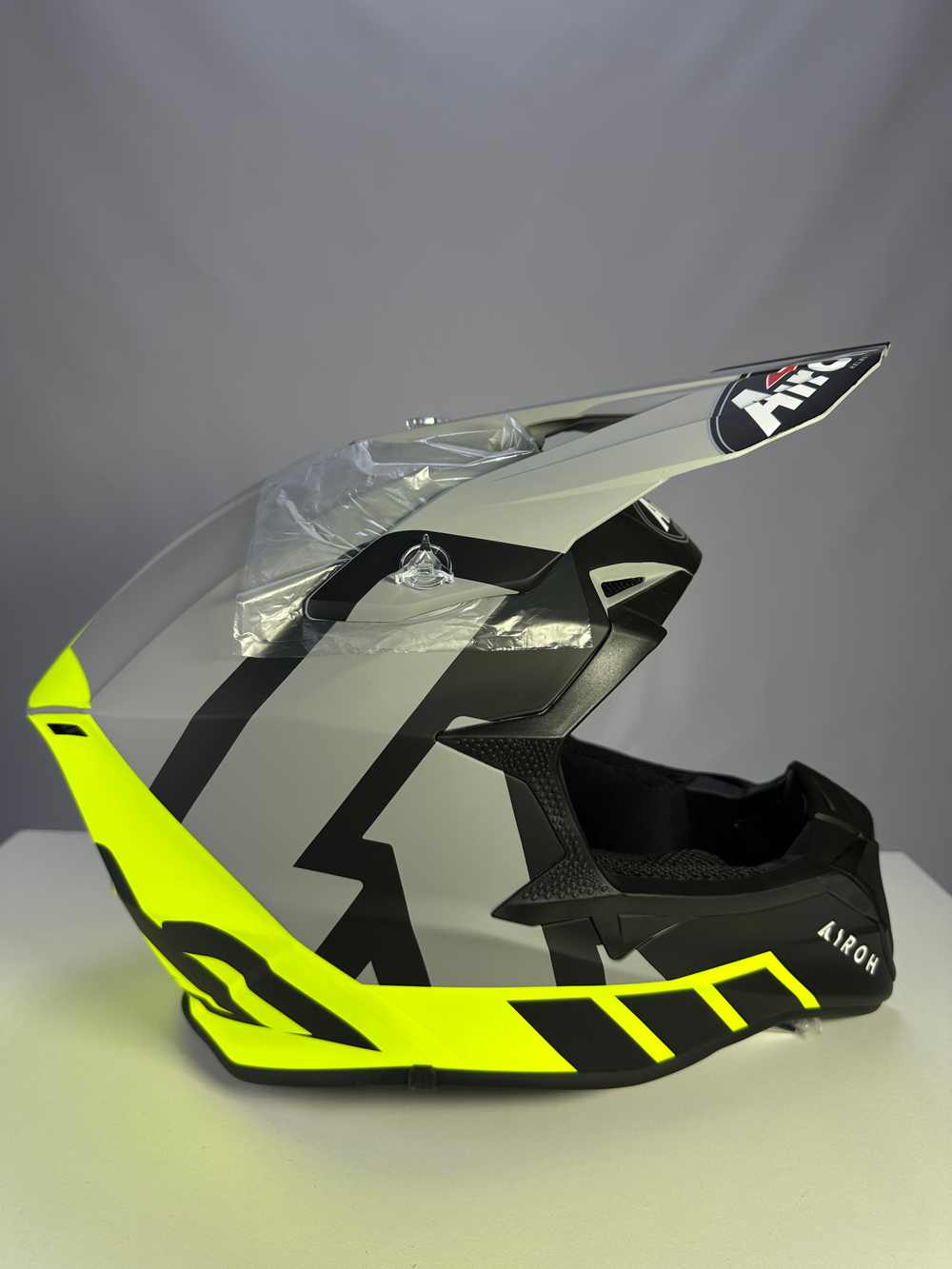 Шлем Airoh WRAAAP RELOADED Yellow Matt