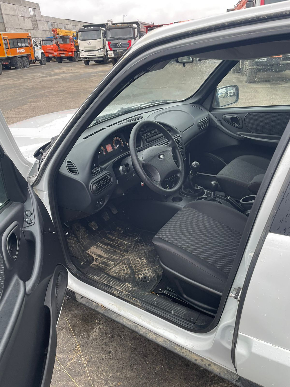 LADA Niva Travel Classic 24 1.7 80hp 5MT