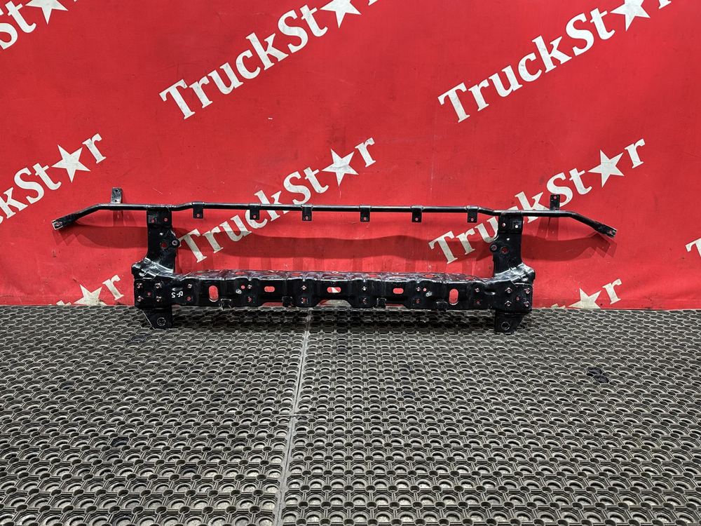 Кронштейн бампера нижний 2023г