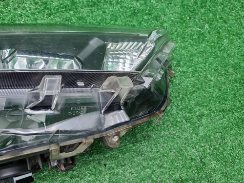 Фара правая Toyota RAV4 5 XA50 (2018-н.в.) LED