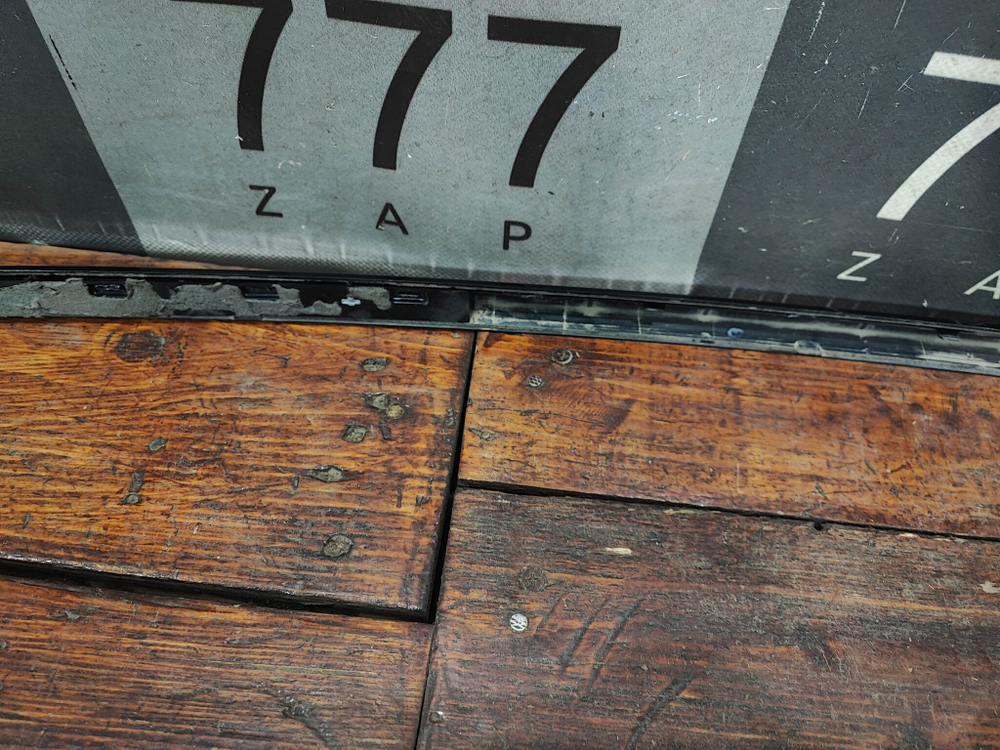 Молдинг крышки багажника Audi Q5 (FY) 20-нв Б/У Оригинал 80A853927C