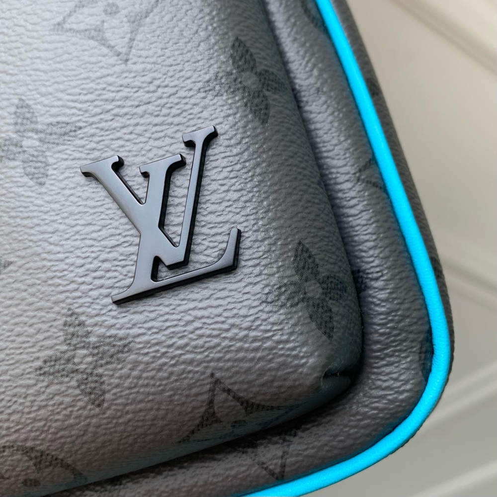 Louis Vuitton Avenue Slingbag PM