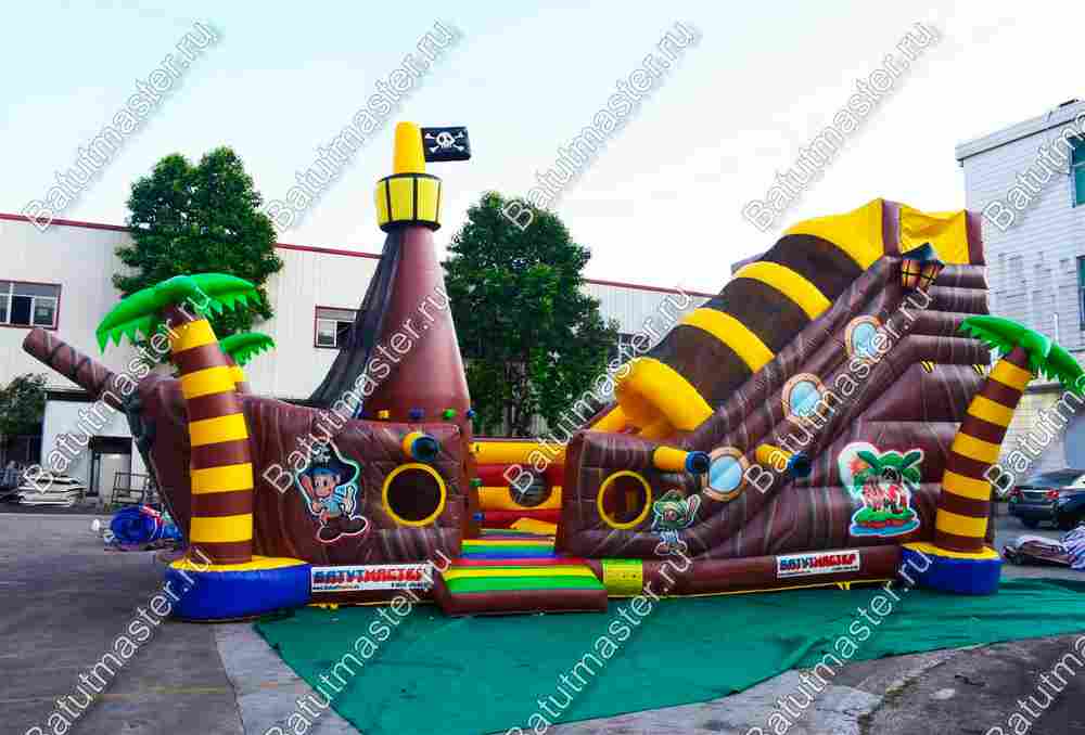 Надувной корабль "Пираты Карибского моря", 11*5,5*6 м