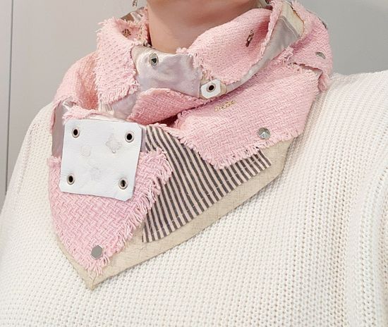 Шейный платок, бактус дизайнерский бежевый с розовым