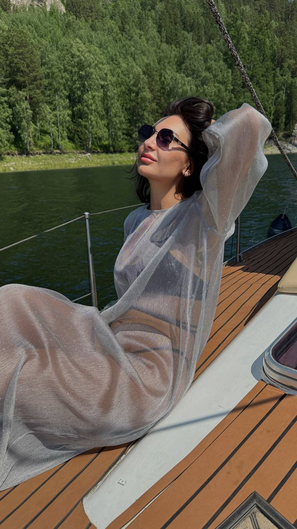 Платье из сетки в серебре оверсайз