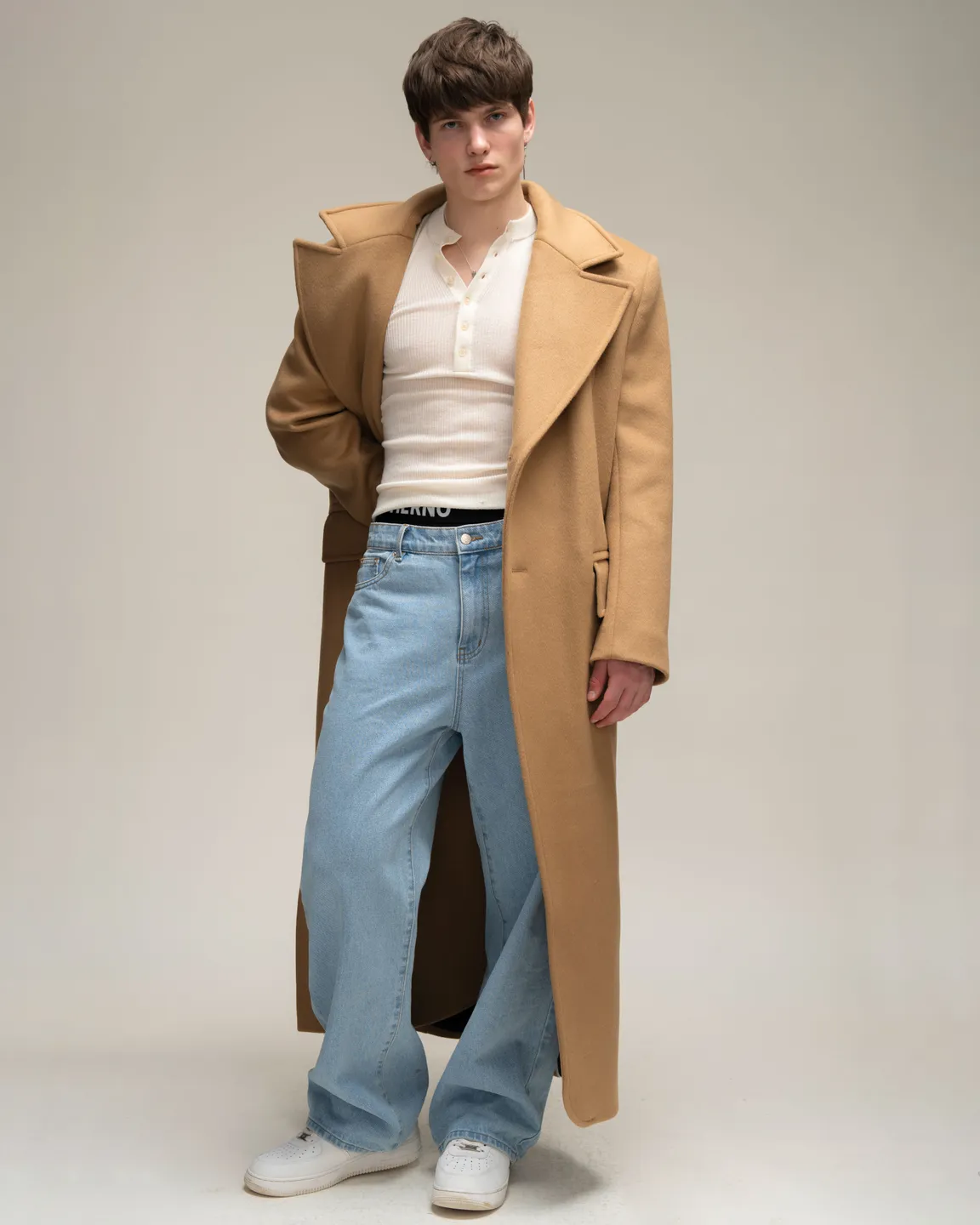 Бежевое пальто 