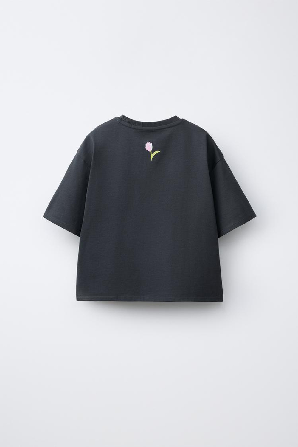 ZARA ФУТБОЛКА С ЦВЕТОЧНЫМ ПРИНТОМ, АНТРАЦИТОВО-СЕРЫЙ