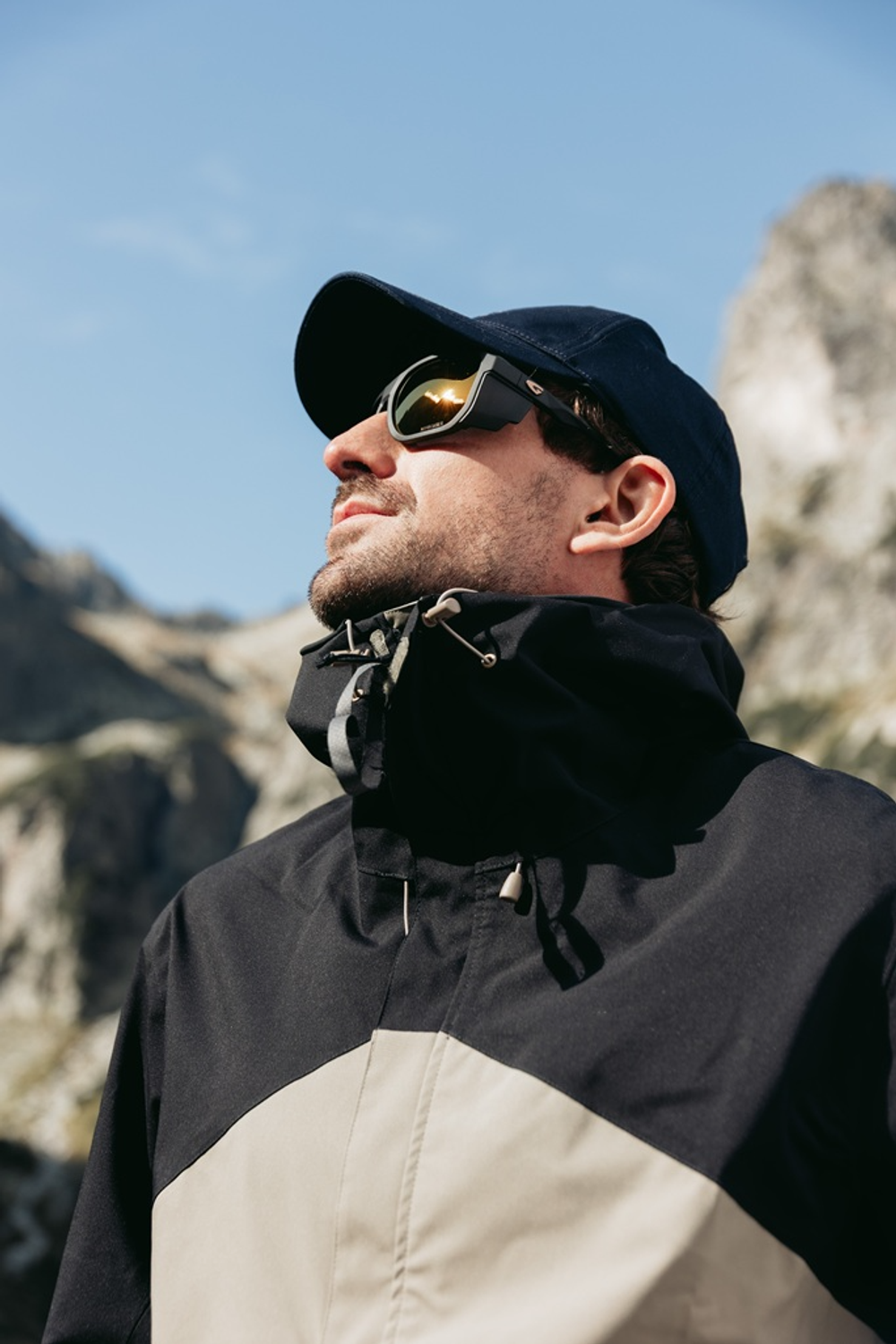Спортивные очки GOG Pamir / Matt Metallic Black/Black / Photochromic Reflex Gold
