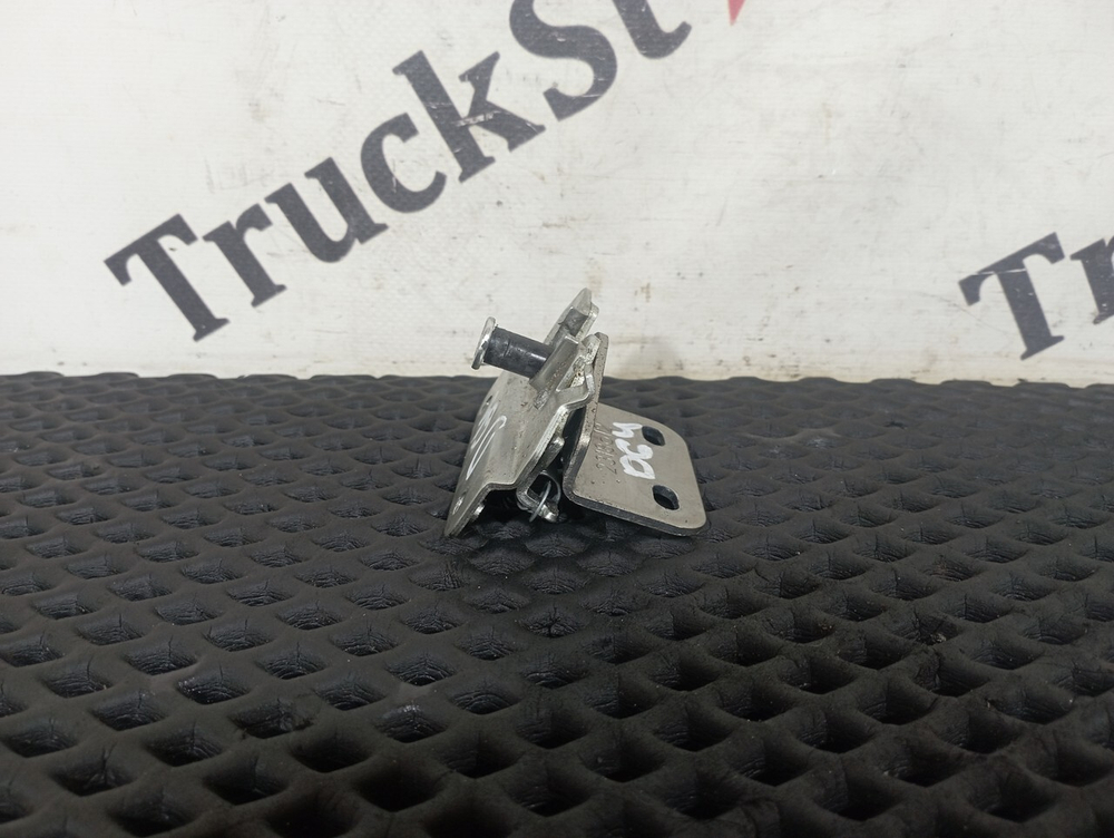 Замок инструментального ящика правый 2023г