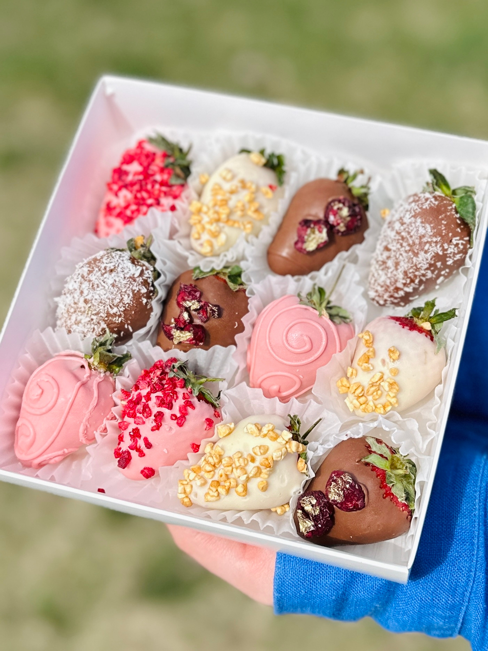 Клубника в шоколаде "Happy day" в наборе 9-12 шт