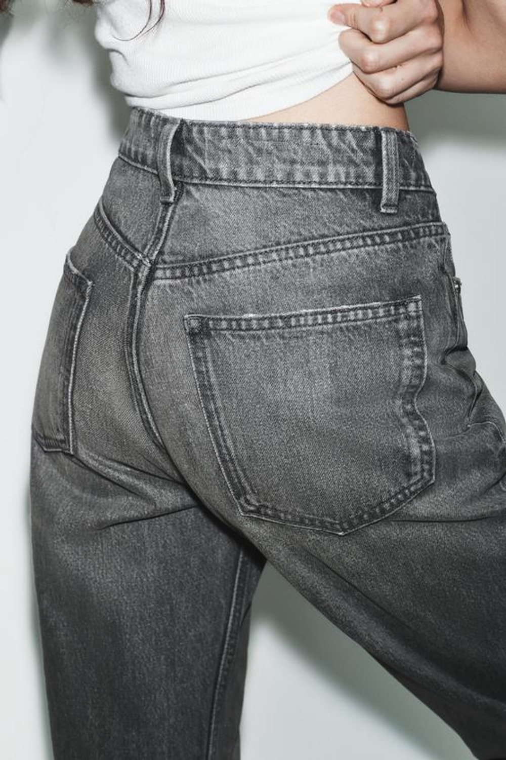 ZARA ДЖИНСЫ TRF MOM FIT С ВЫСОКОЙ ПОСАДКОЙ, АНТРАЦИТОВО-СЕРЫЙ