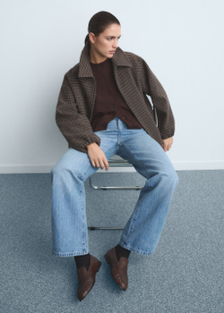 Прямые джинсы с завышенной талией