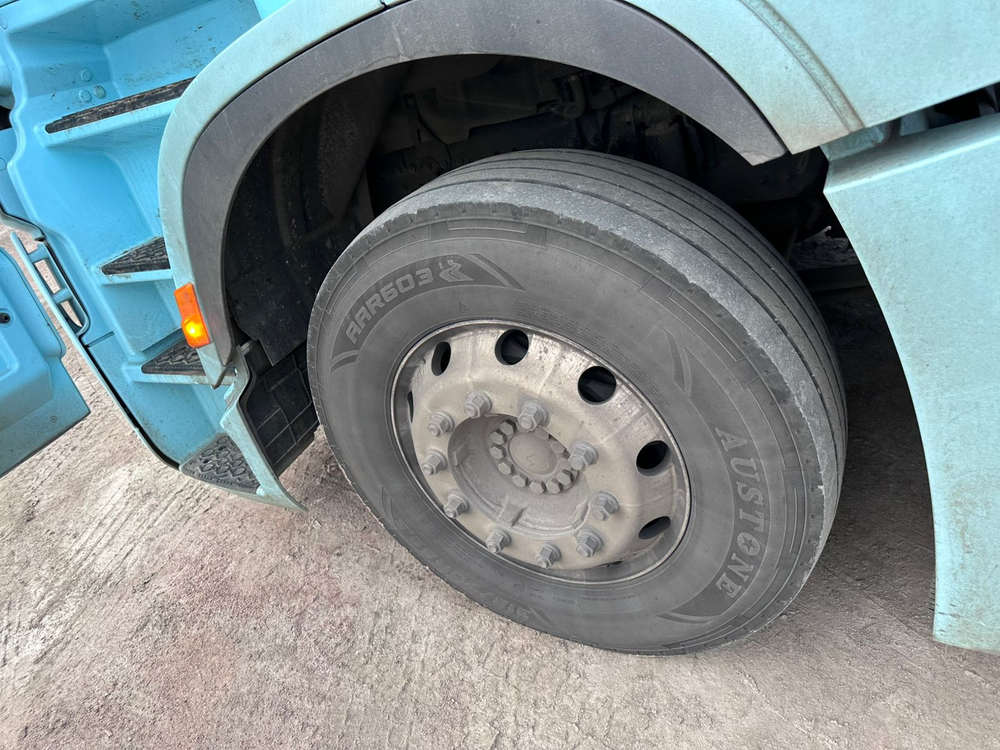Shacman (Shaanxi) SX* 4x2 Седельный тягач SX4188YY381 (Дизельный, 12,5 л, 473 л.с., АТ)