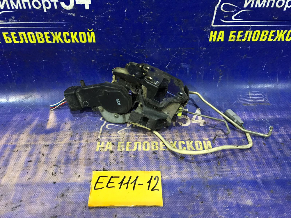Замок двери передней левой TOYOTA COROLLA 1999
