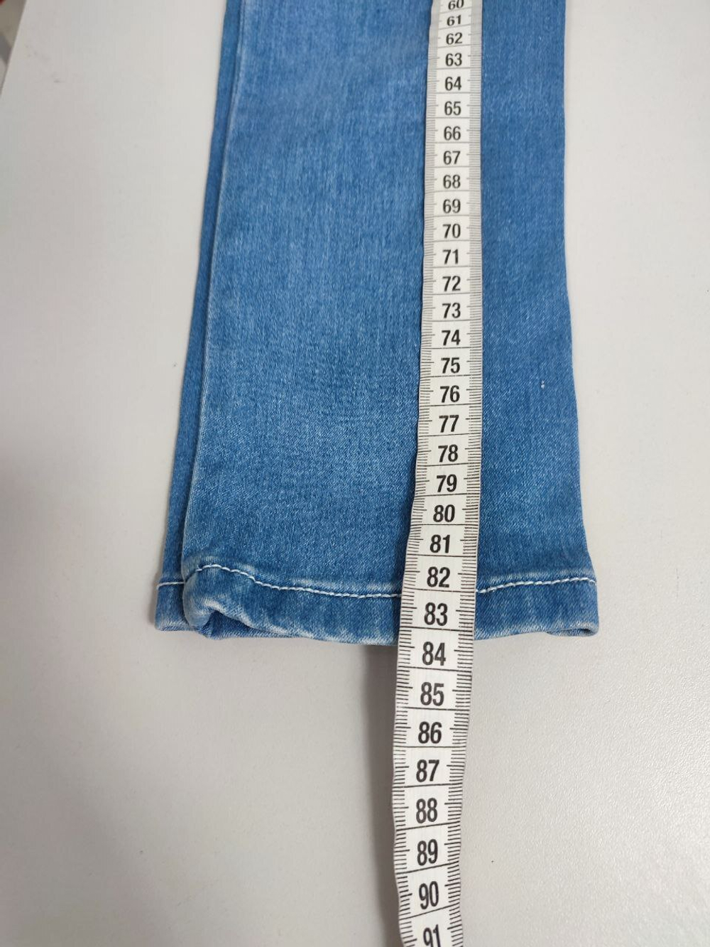 Джинсы Ruba Cuori с потертостями 38 размер