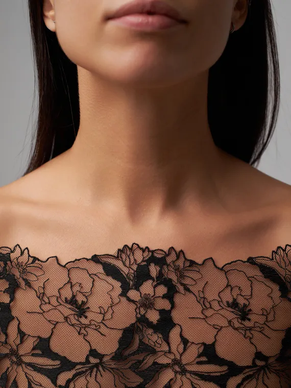 05-98 Вышивка на неэл. сетке 23 см, черный