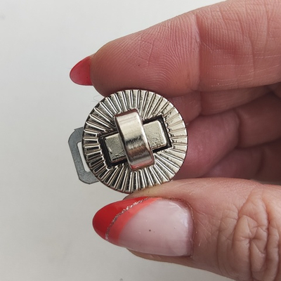 Замок вертушка на винтах Солнышко Серебро