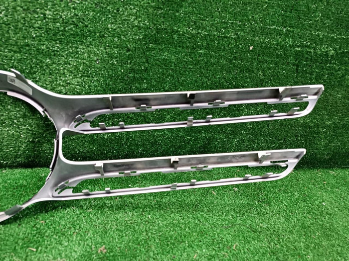 Накладка решетки радиатора Mercedes GLC X253 (2015-2019)