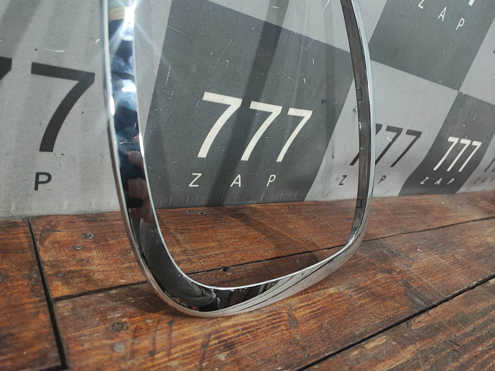 Молдинг фонаря заднего левого MINI Hatch (F55/F56) 13-нв Б/У Оригинал 63218495331