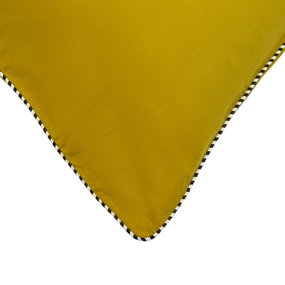 Набор из двух наволочек оливкового цвета с контрастным кантом из коллекции Essential, 70х70 см