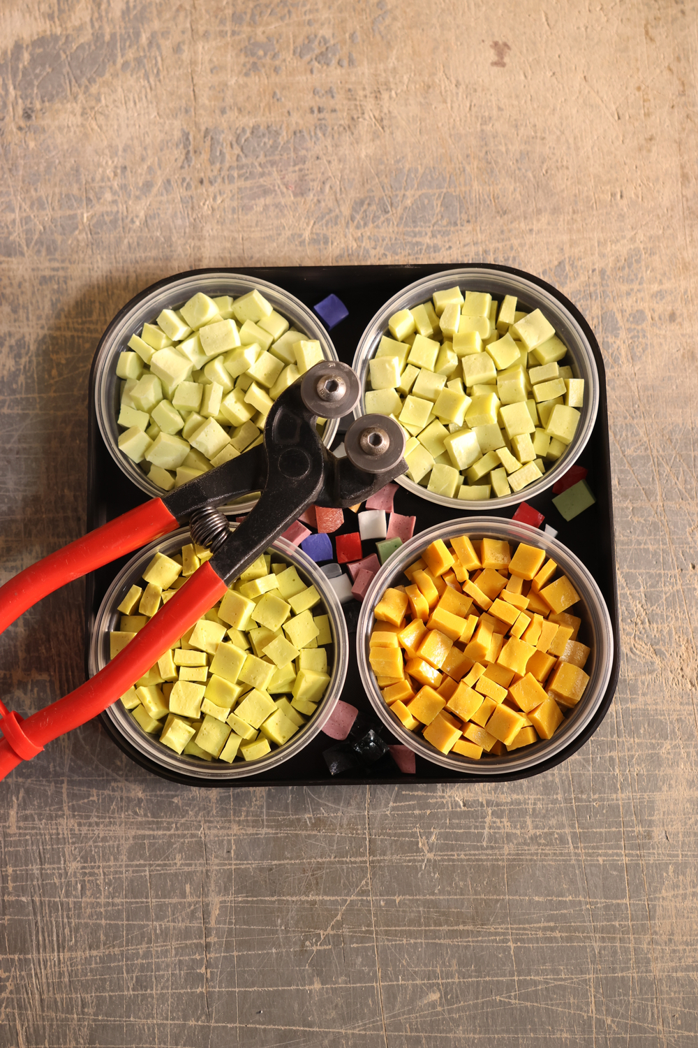 Модуль палитры MELTI P1-2.6, колотая смальта 10х10 мм, 600 гр