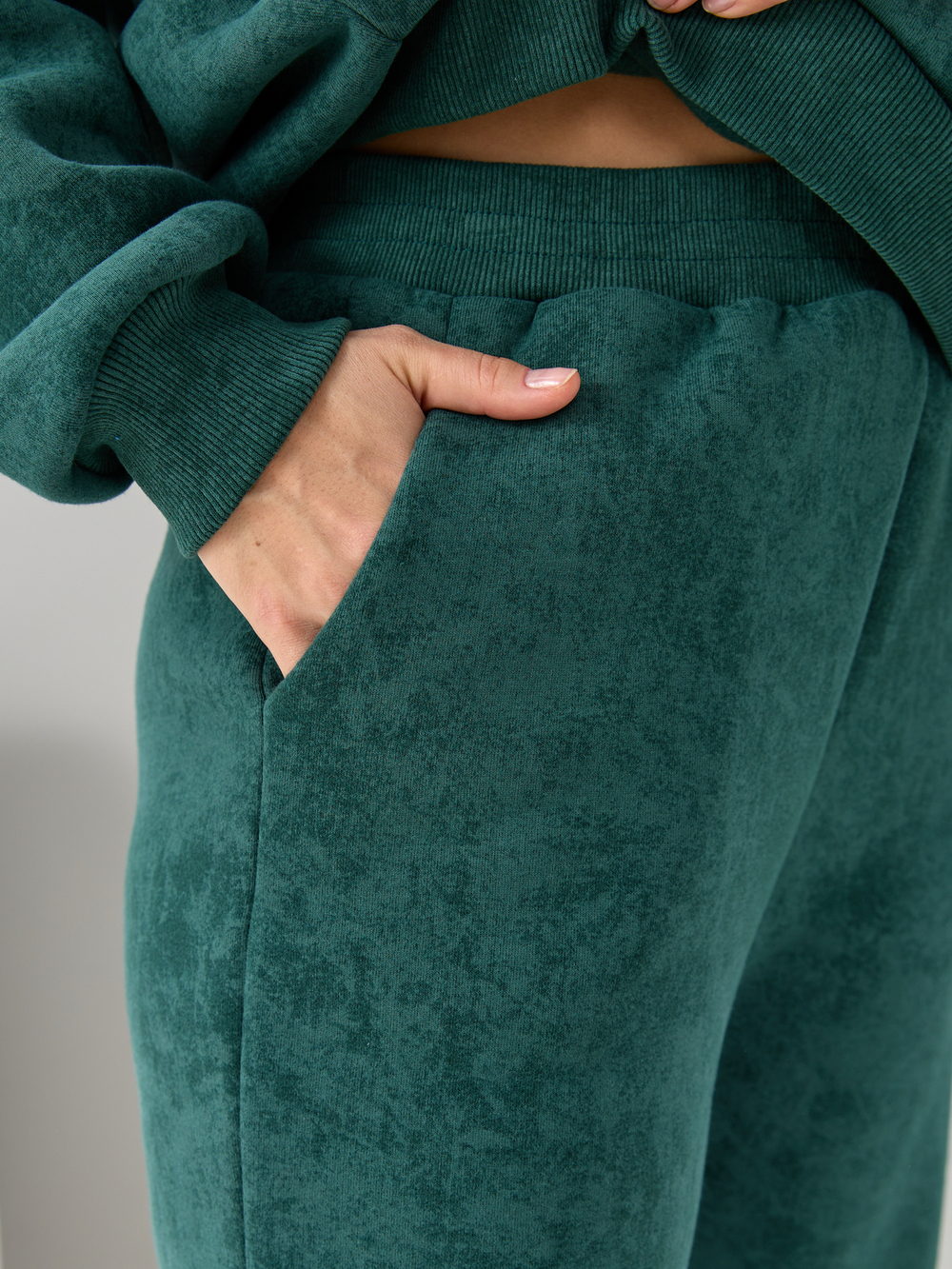 Костюм с брюками КБфн-091/варенка-еловый