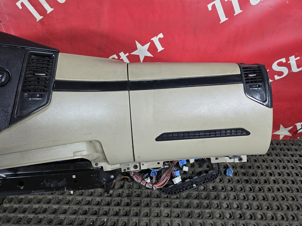 Торпедо салона кабины в сборе 2019г