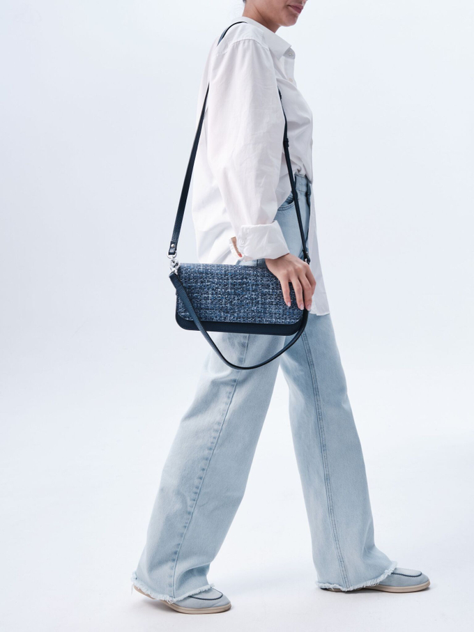 Сумка кожаная багет синяя