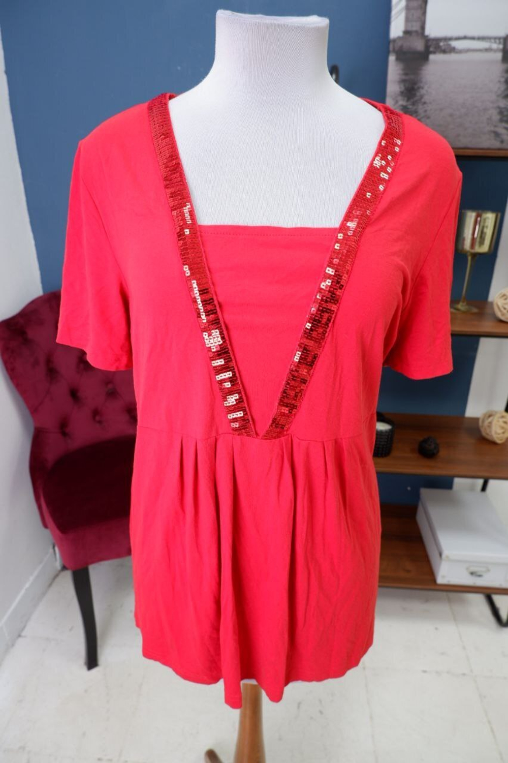 Футболка Ambria с пайетками 50 размер