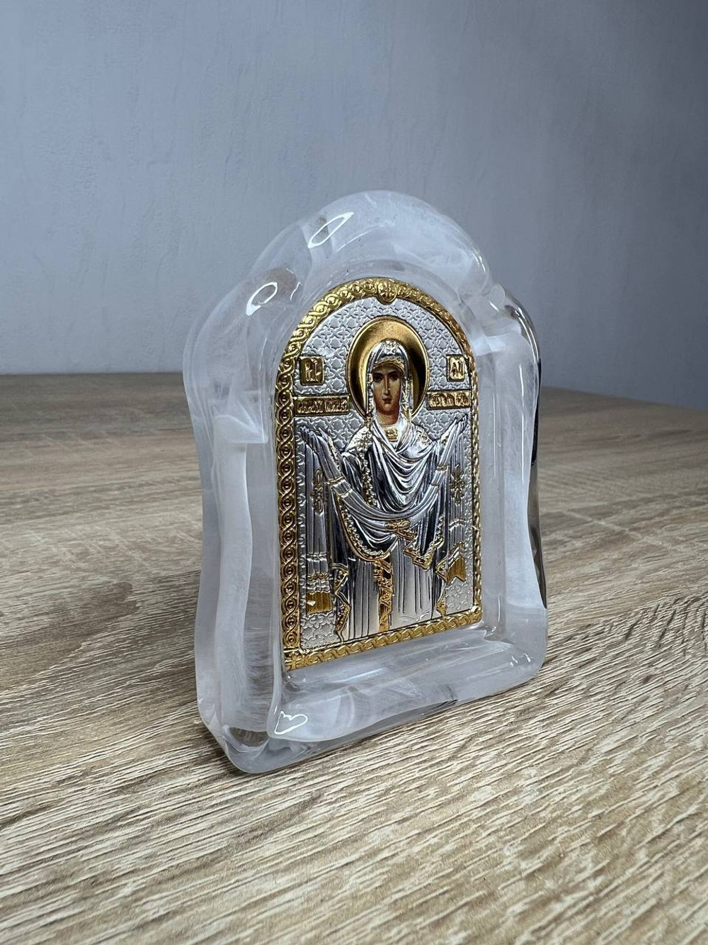 Покрова БМ, икона арочная, белое муранское стекло 65х85