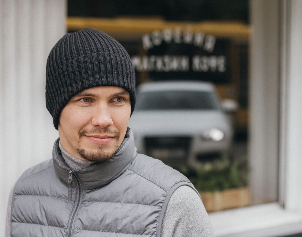 Шапка вязаная-резинка весенняя/осенняя КЭП(Черный)