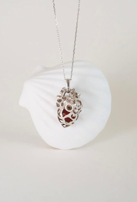 Кулон на цепочке "Сердце с красными пазлами" (small)