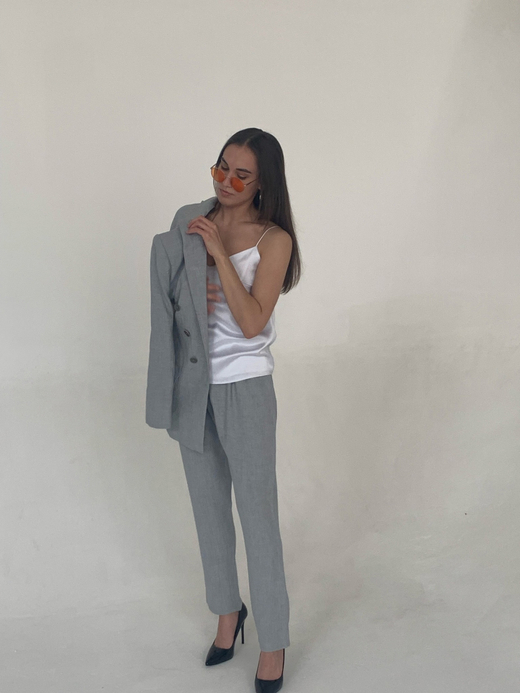 пошив на заказ женского брючного костюма