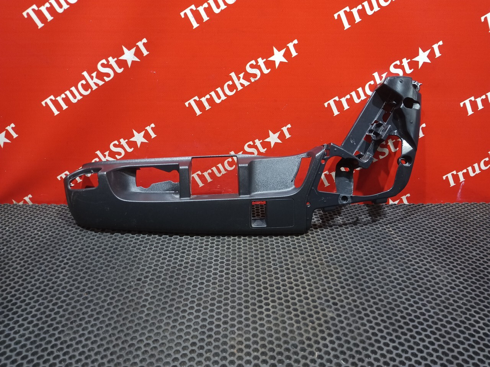 Накладка сиденья левая 2018г