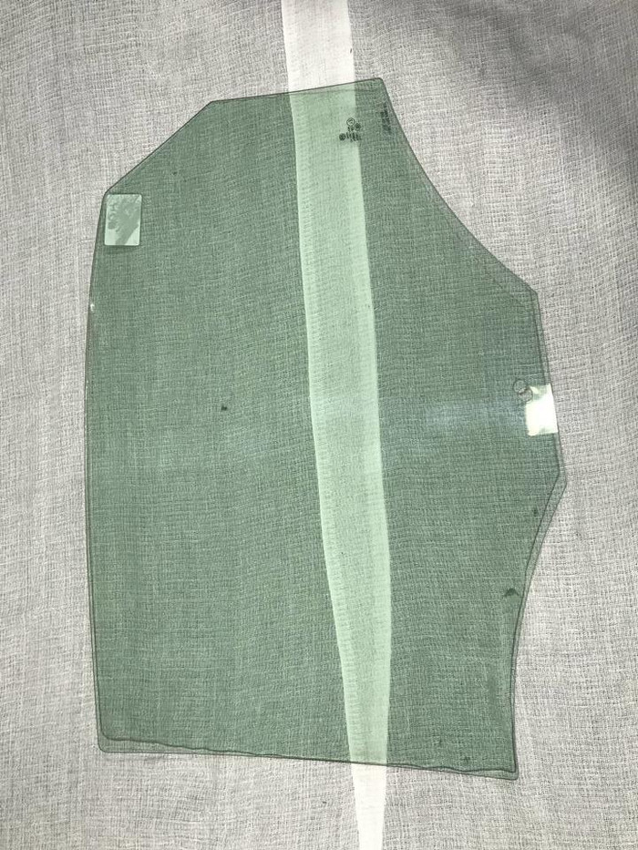 Стекло двери заднее правое VW Polo Sedan (2010-2020)