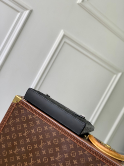 Louis Vuitton Takeoff Pouch