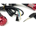 Ручка газа с вольтметром и замком зажигания (кабель 2 метра) Красная