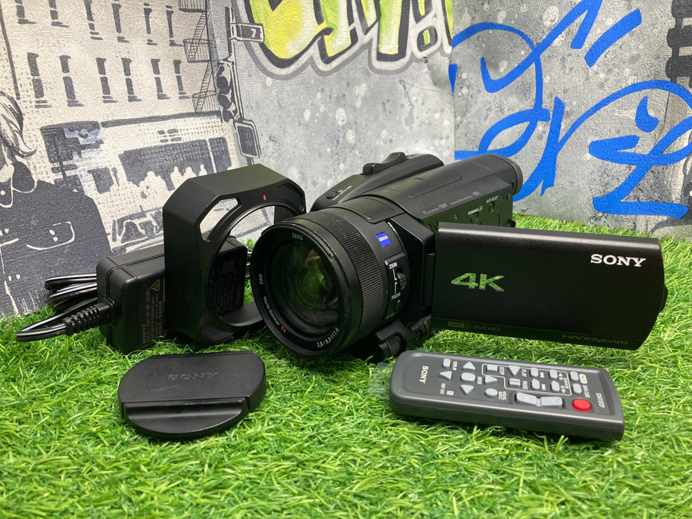 Sony FDR-AX700