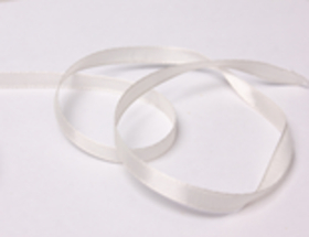 Лента атласная белая 7 мм.