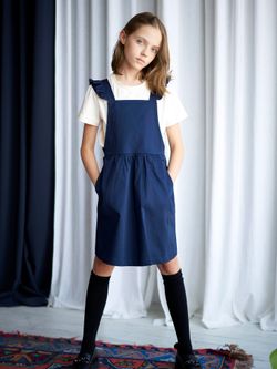 Школьный сарафан с крылышками темно-синего цвета